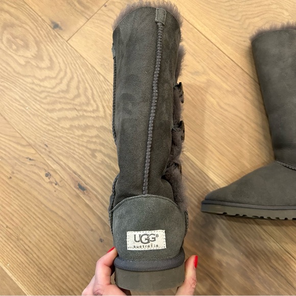 Grey UGGs  (worn once) - Picture 4 of 7